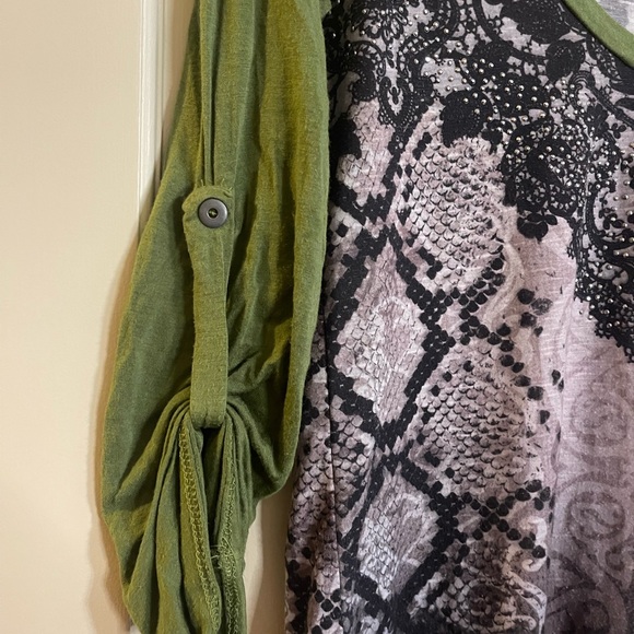 Day trip 3/4 sleeve top.  Green with snake print.  Good shape. Size small. - Picture 2 of 4